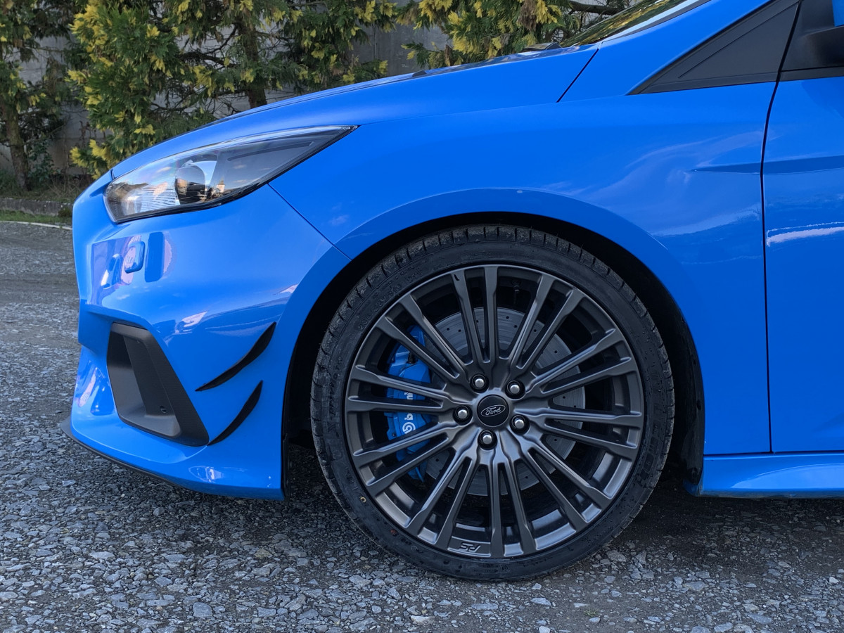 FORD FOCUS RS 2,3 ECOBOOST 350 BLEU NITROUS GPS CAMERA BAQUETS RECARO REGULATEUR BLUETOOTH DRIVING MODE