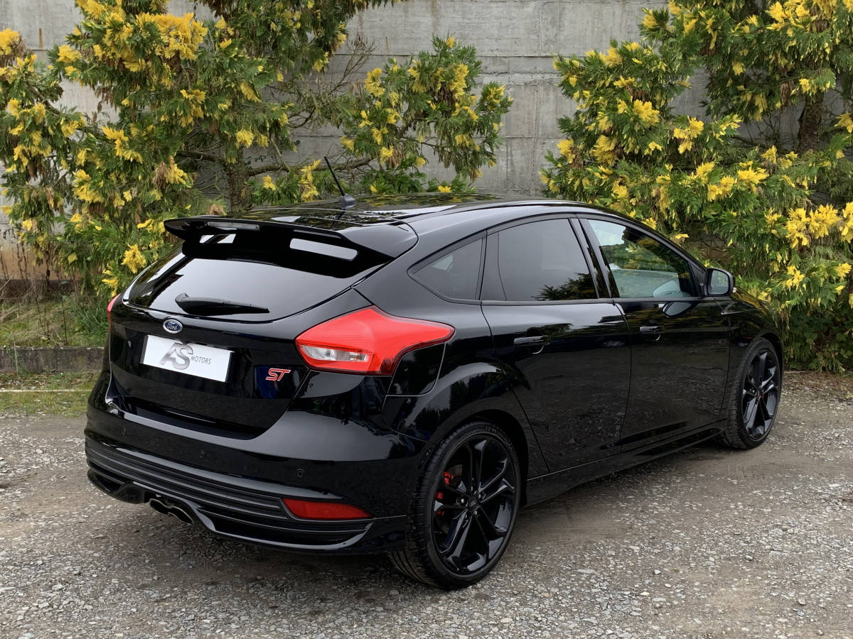 FORD FOCUS ST 2.0 250 NOIR CUIR COMPLET FULL OPTIONS CAMERA GPS BLUETOOTH KEYLESS GO APPLE CAR PLAY