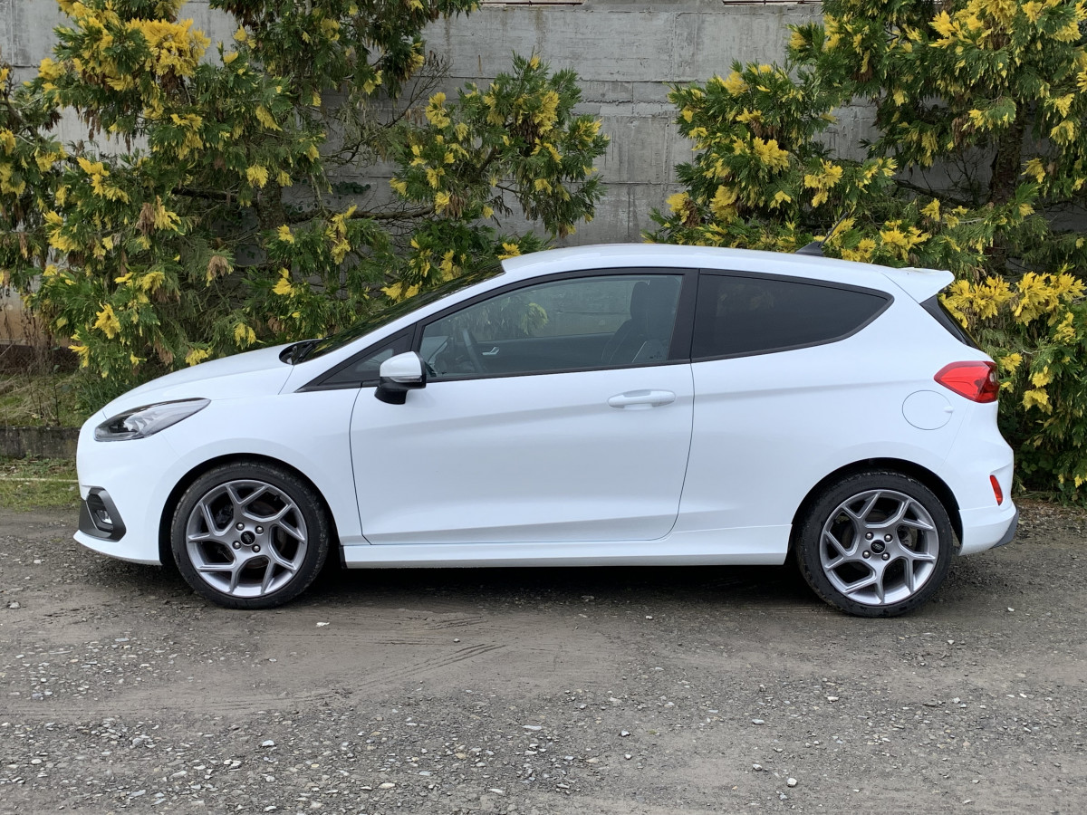 FORD FIESTA ST 1,5 TURBO 200 GPS REGULATEUR BLUETOOTH FEUX FULL LED APPLE CAR PLAY 1ERE MAIN