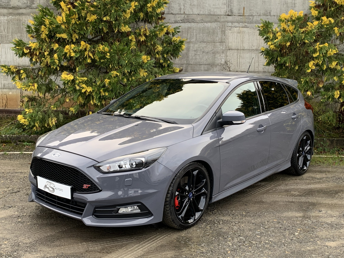 FORD FOCUS ST 2.0 250 GRIS STEALTH CUIR COMPLET RECARO GPS BLUETOOTH HIFI SONY