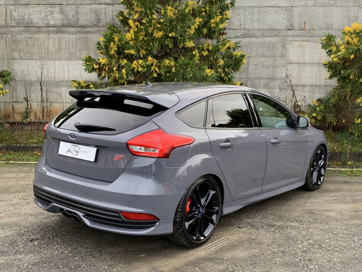 FORD FOCUS ST 2.0 250 GRIS STEALTH CUIR COMPLET RECARO GPS BLUETOOTH HIFI SONY