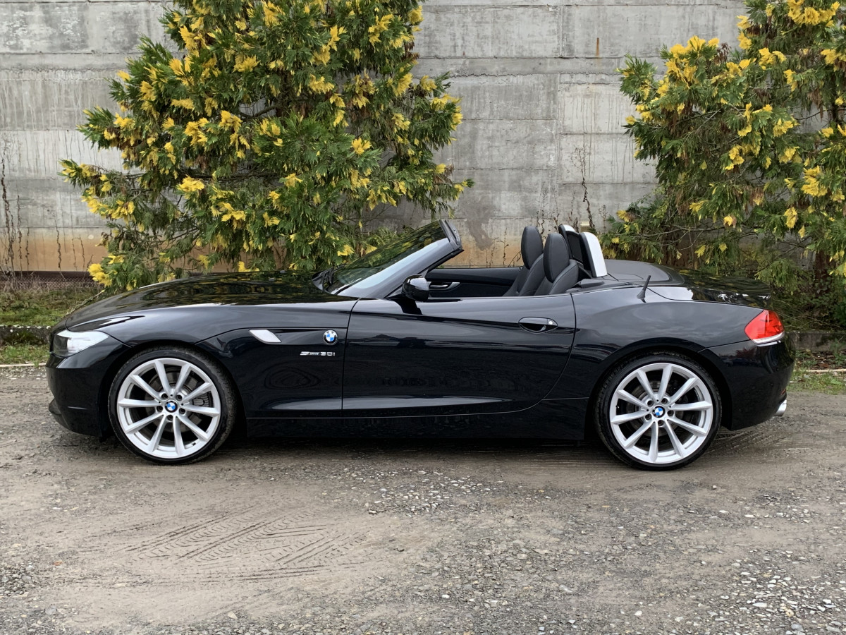 BMW Z4 E89 30I BVA 258 CV VERSION LUXE 6 CYLINDRES ATMOSPHERIQUE CUIR GPS BLUETOOTH REGULATEUR JANTES 19