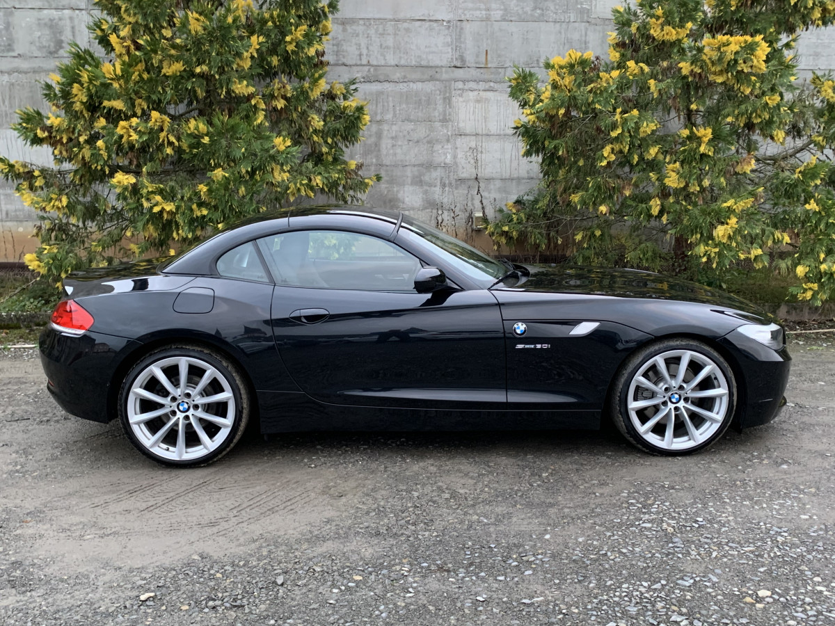 BMW Z4 E89 30I BVA 258 CV VERSION LUXE 6 CYLINDRES ATMOSPHERIQUE CUIR GPS BLUETOOTH REGULATEUR JANTES 19