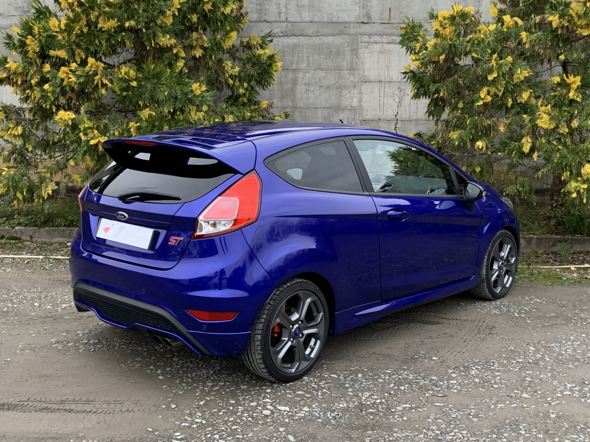 FORD FIESTA ST 1,6 TURBO 182 PACK PERFORMANCE BLUETOOTH SIEGES CHAUFFANT 1ERE MAIN