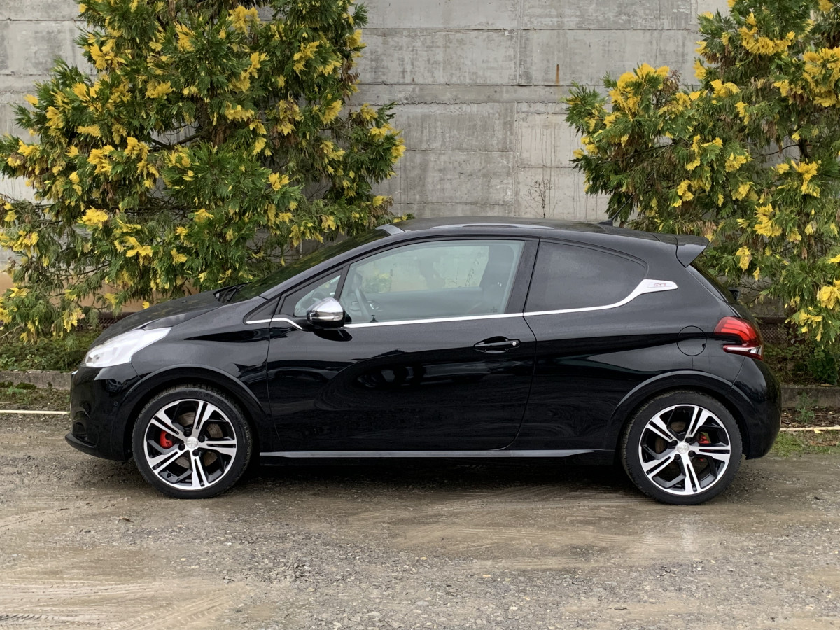 PEUGEOT 208 GTI 1,6 THP 208 CV NOIR TOIT PANORAMIQUE CAMERA HIFI JBL APPLE CAR PLAY GPS BLUETOOTH REGULATEUR