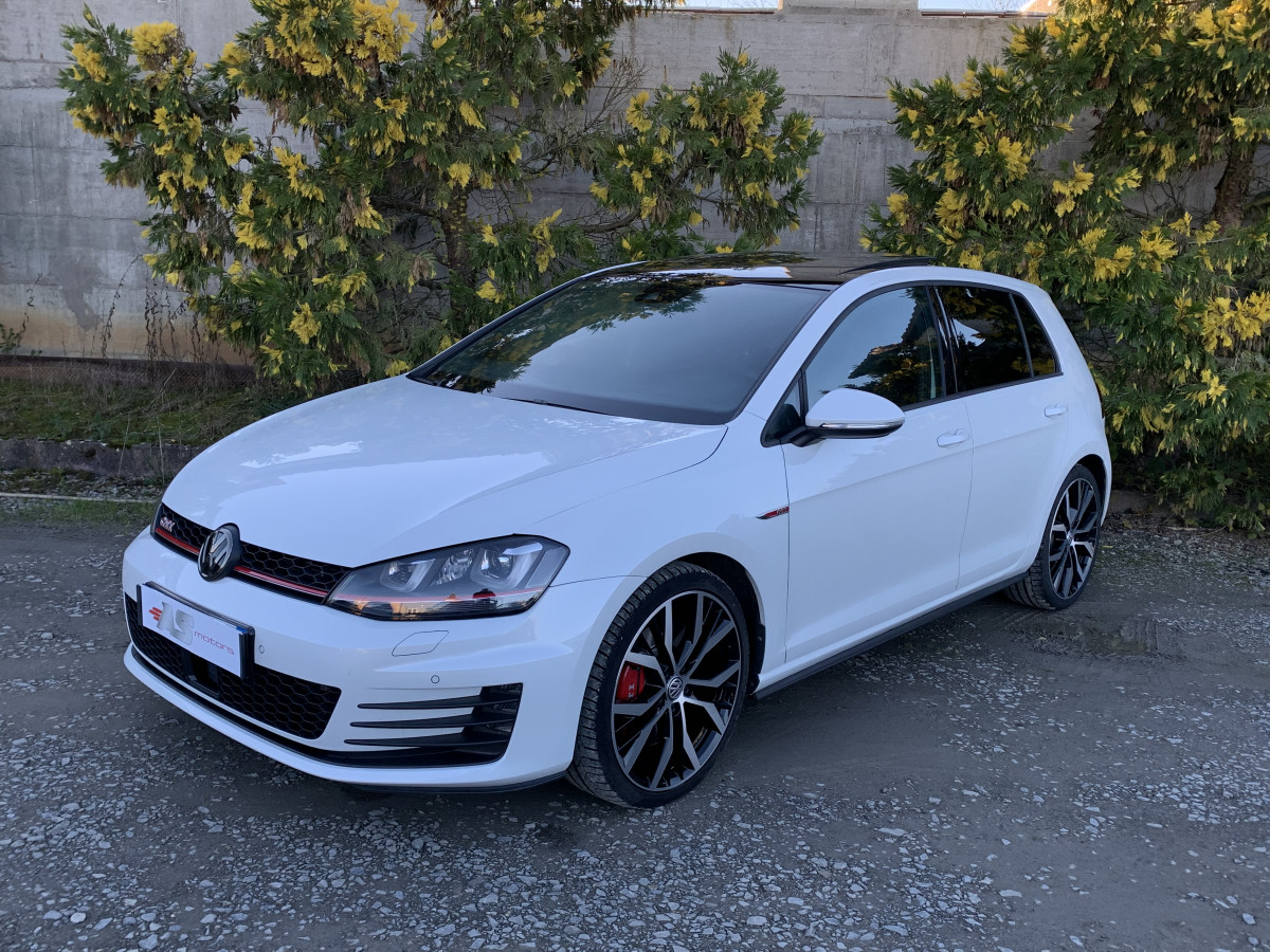 VOLKSWAGEN GOLF VII GTI PERFORMANCE 2.0 230 DSG 5 PORTES TOIT OUVRANT DYNAUDIO DCC ACC CAMERA GPS BLUETOOTH KEYLESS GO