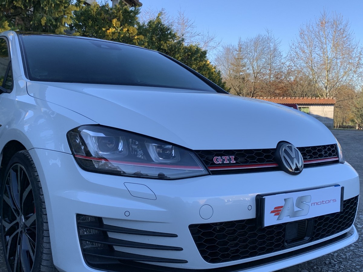 VOLKSWAGEN GOLF VII GTI PERFORMANCE 2.0 230 DSG 5 PORTES TOIT OUVRANT DYNAUDIO DCC ACC CAMERA GPS BLUETOOTH KEYLESS GO