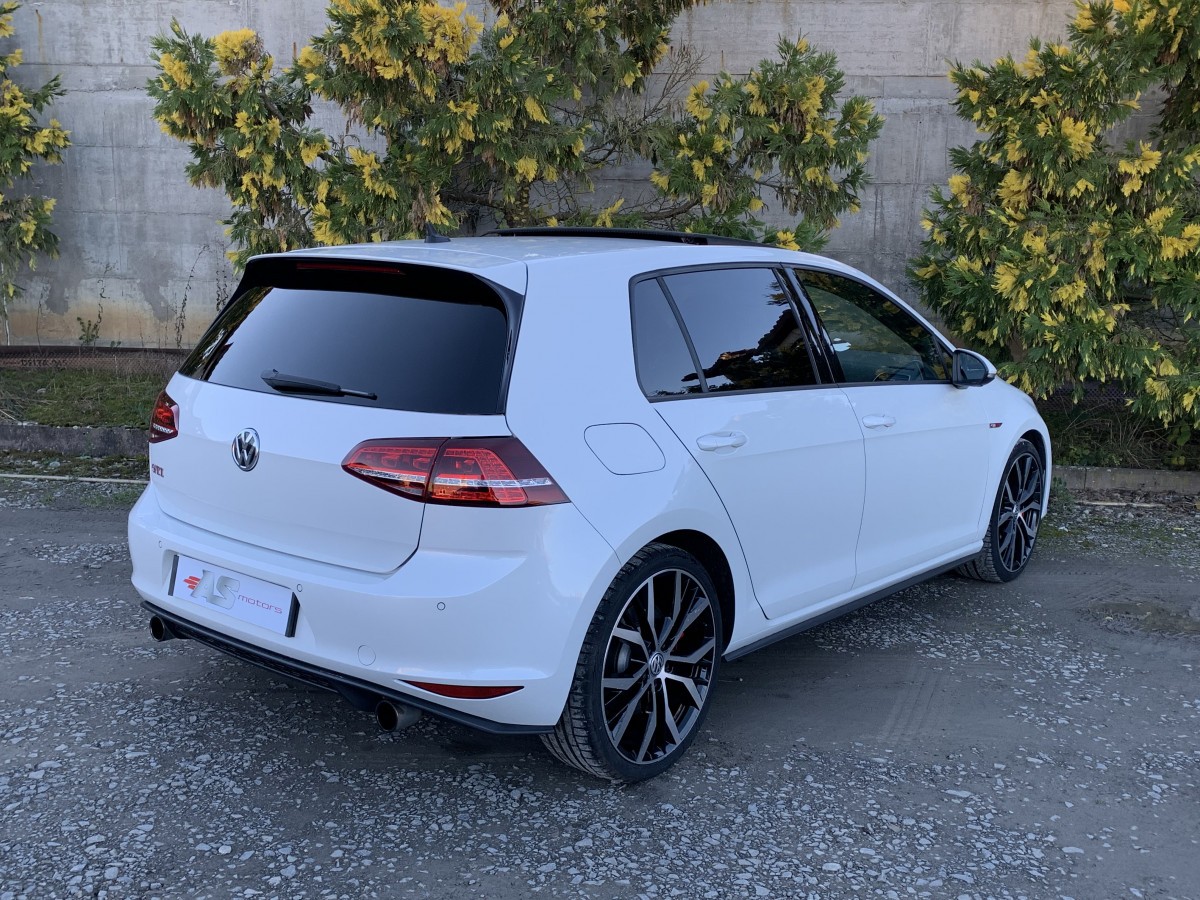 VOLKSWAGEN GOLF VII GTI PERFORMANCE 2.0 230 DSG 5 PORTES TOIT OUVRANT DYNAUDIO DCC ACC CAMERA GPS BLUETOOTH KEYLESS GO