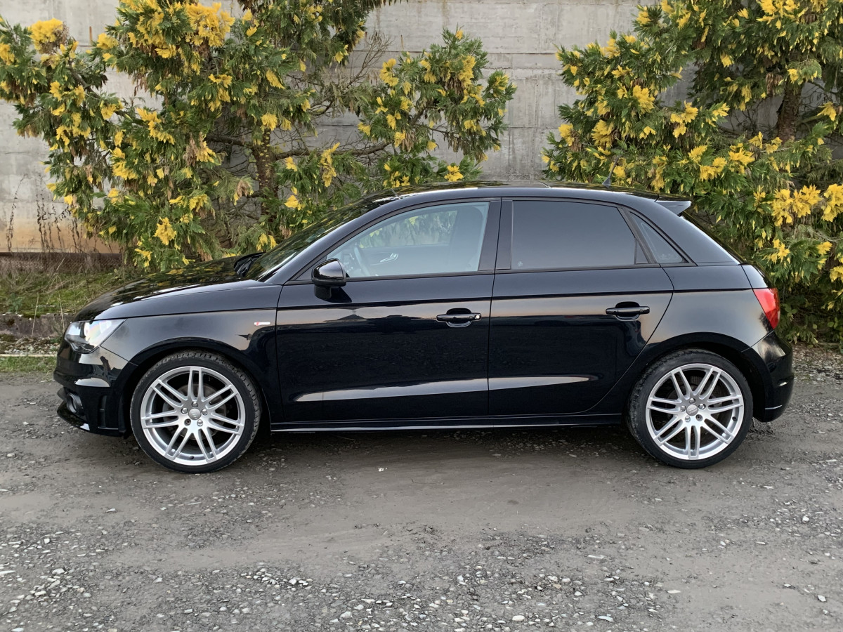 AUDI A1 SPORTBACK 1.4 TFSI 122 CV PACK S-LINE NOIR TOIT OUVRANT PANORAMIQUE BLUETOOTH JANTES 18