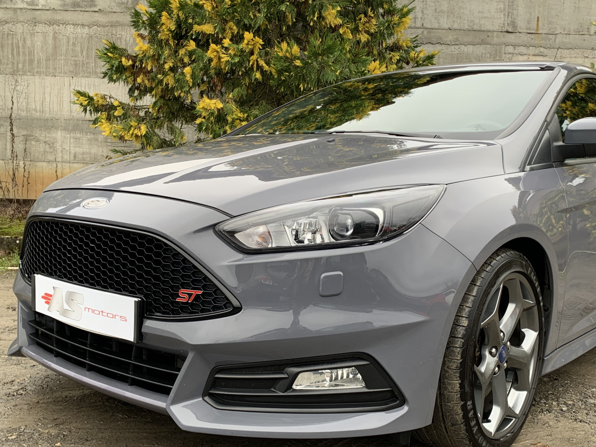 FORD FOCUS ST 2.0 250 GRIS STEALTH CUIR COMPLET RECARO GPS BLUETOOTH HIFI SONY TOIT OUVRANT 1ERE MAIN