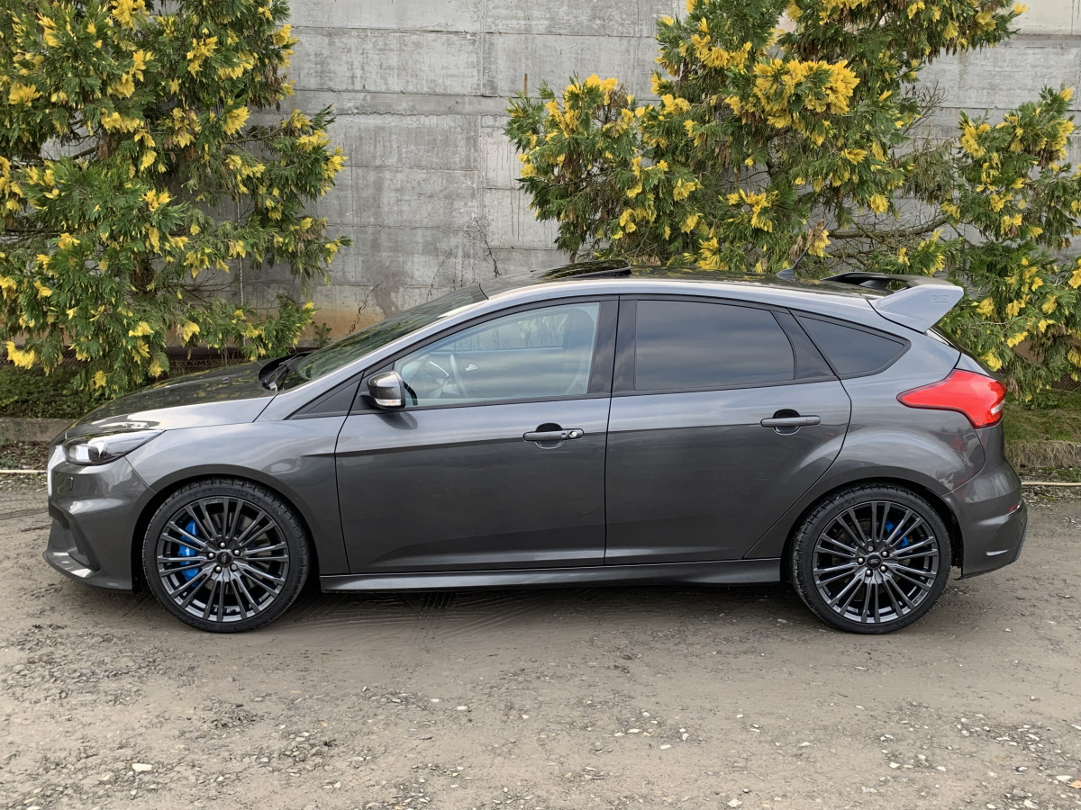 FORD FOCUS RS 2,3 ECOBOOST 350 GPS CAMERA TOIT OUVRANT BAQUETS RECARO REGULATEUR BLUETOOTH DRIVING MODE KEYLESS GO 1ERE MAIN GARANTIE CONSTRUCTEUR