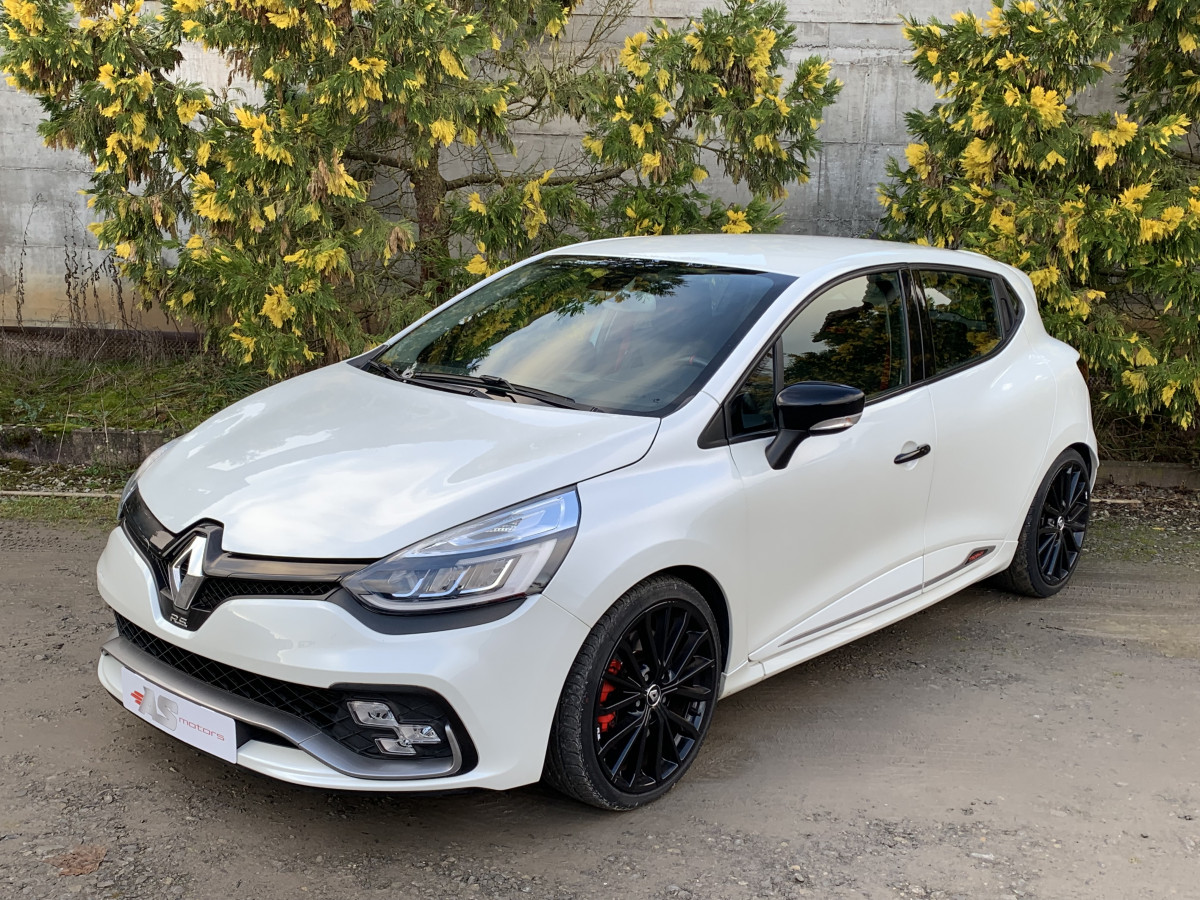 RENAULT CLIO IV RS TROPHY 1,6 220 EDC BLANC NACRE GPS BLUETOOTH REGULATEUR CUIR RS MONITOR BOSE KEYLESS GO