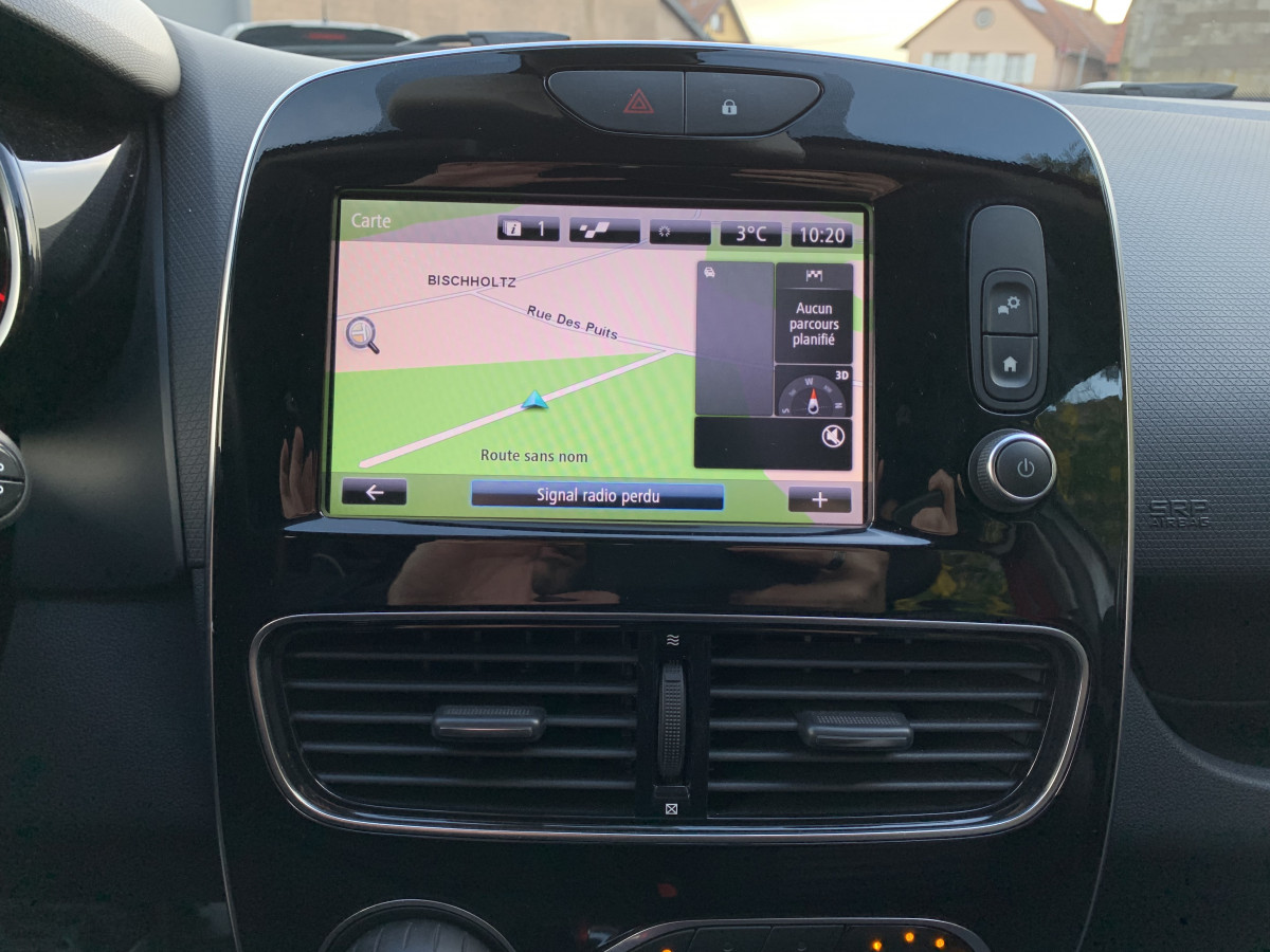 Renault CLIO IV 2014 GPS Bluetooth USB PAYER EN 4/10 FOIS - Annonce