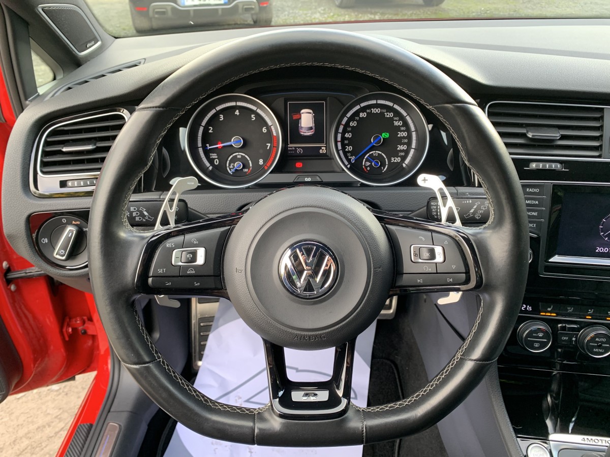 VOLKSWAGEN GOLF VII R 2.0 300 CV DSG6 4MOTION 5 PORTES ROUGE ACC DCC DYNAUDIO CUIR COMPLET JANTES 19 SANTIAGO BLUETOOTH KEYLESS GO