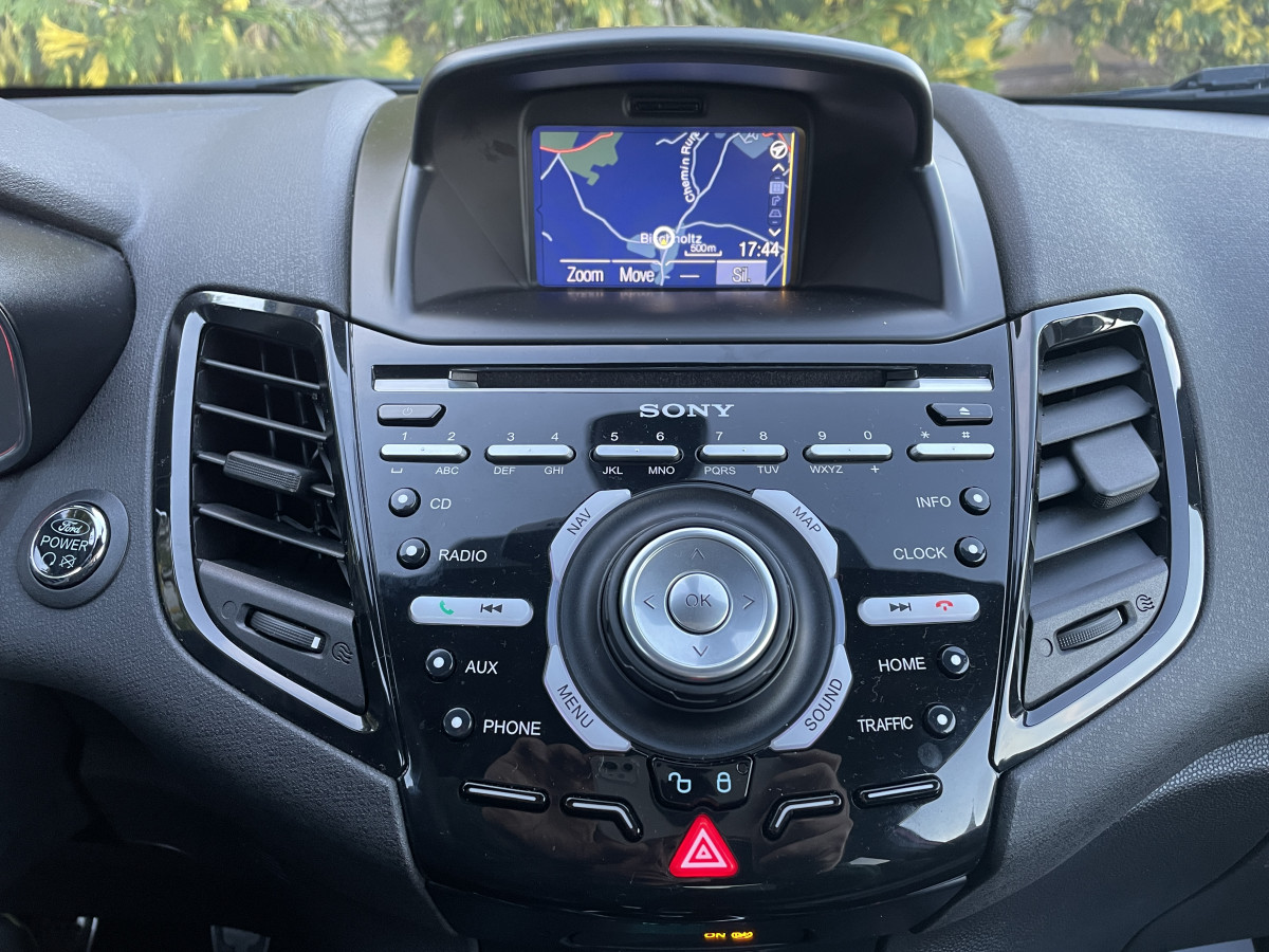 FORD FIESTA ST 1,6 TURBO 182 PACK PERF GPS REGULATEUR SONY BLUETOOTH