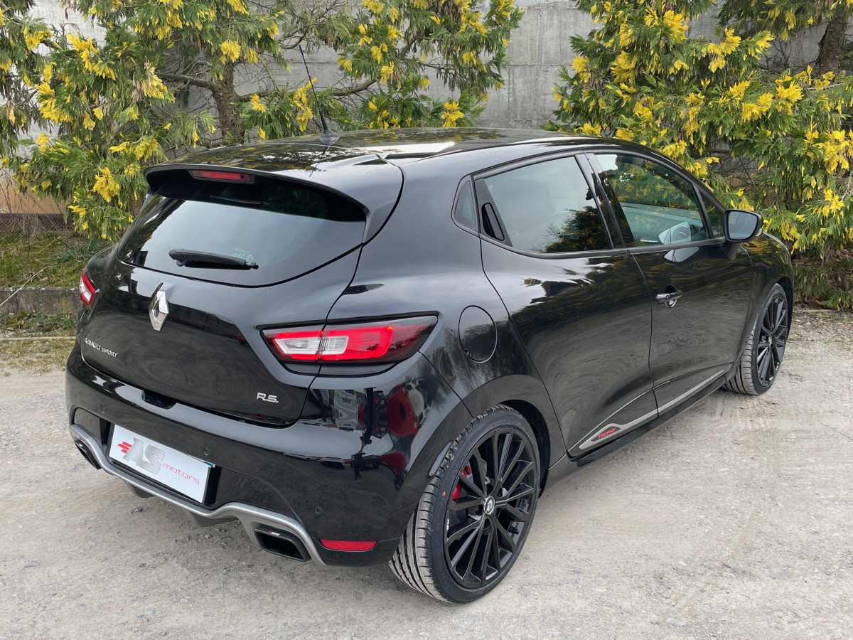 RENAULT CLIO RS TROPHY 1,6 220 EDC GPS RS MONITOR BOSE CUIR RS DRIVE AKRAPOVIC