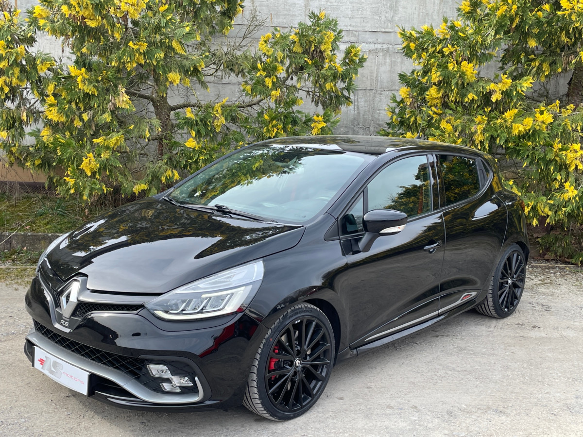 RENAULT CLIO RS TROPHY 1,6 220 EDC GPS RS MONITOR BOSE CUIR RS DRIVE AKRAPOVIC