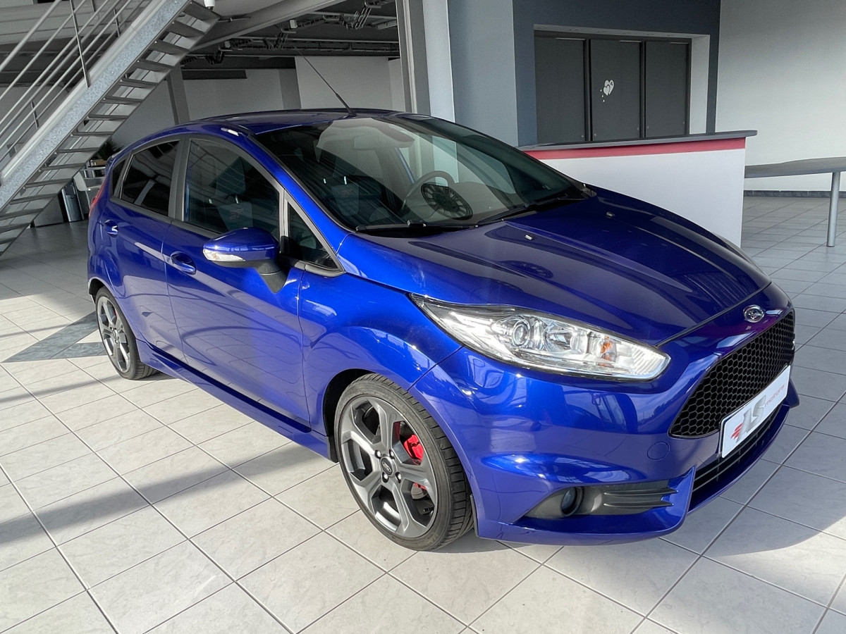 FORD FIESTA ST 1,6 TURBO 182 PACK PERF GPS CAMERA REGULATEUR EXCELLENT ETAT