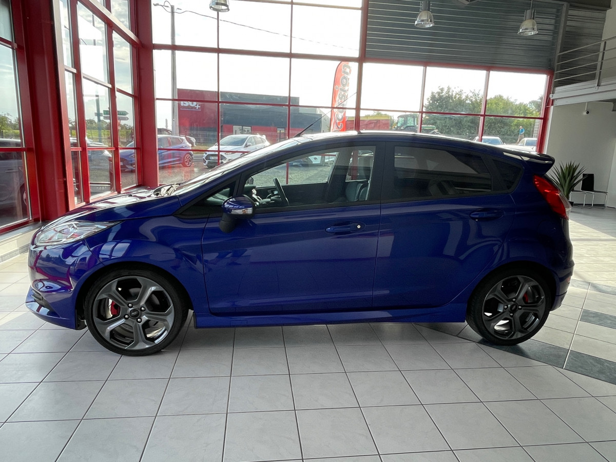 FORD FIESTA ST 1,6 TURBO 182 PACK PERF GPS CAMERA REGULATEUR EXCELLENT ETAT