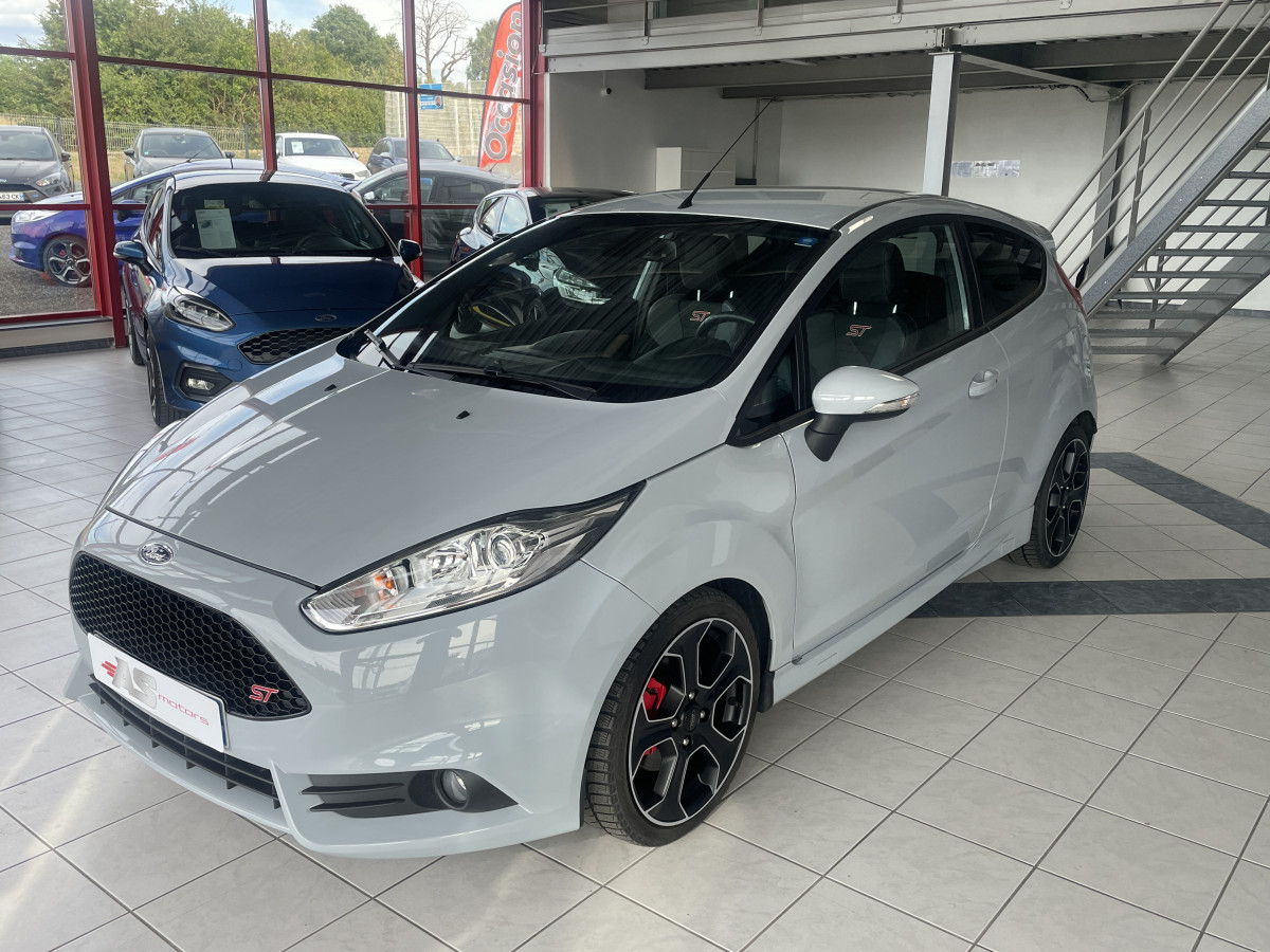 FORD FIESTA ST 1,6 TURBO 200  PACK PERF GPS CAMERA REGULATEUR KEYLESS