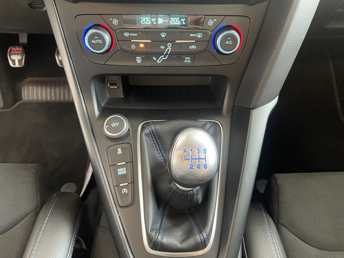 FORD FOCUS RS 2,3 ECO BOOST 350 GPS BLUETOOTH RECARO REGULATEUR DRIVE MODE