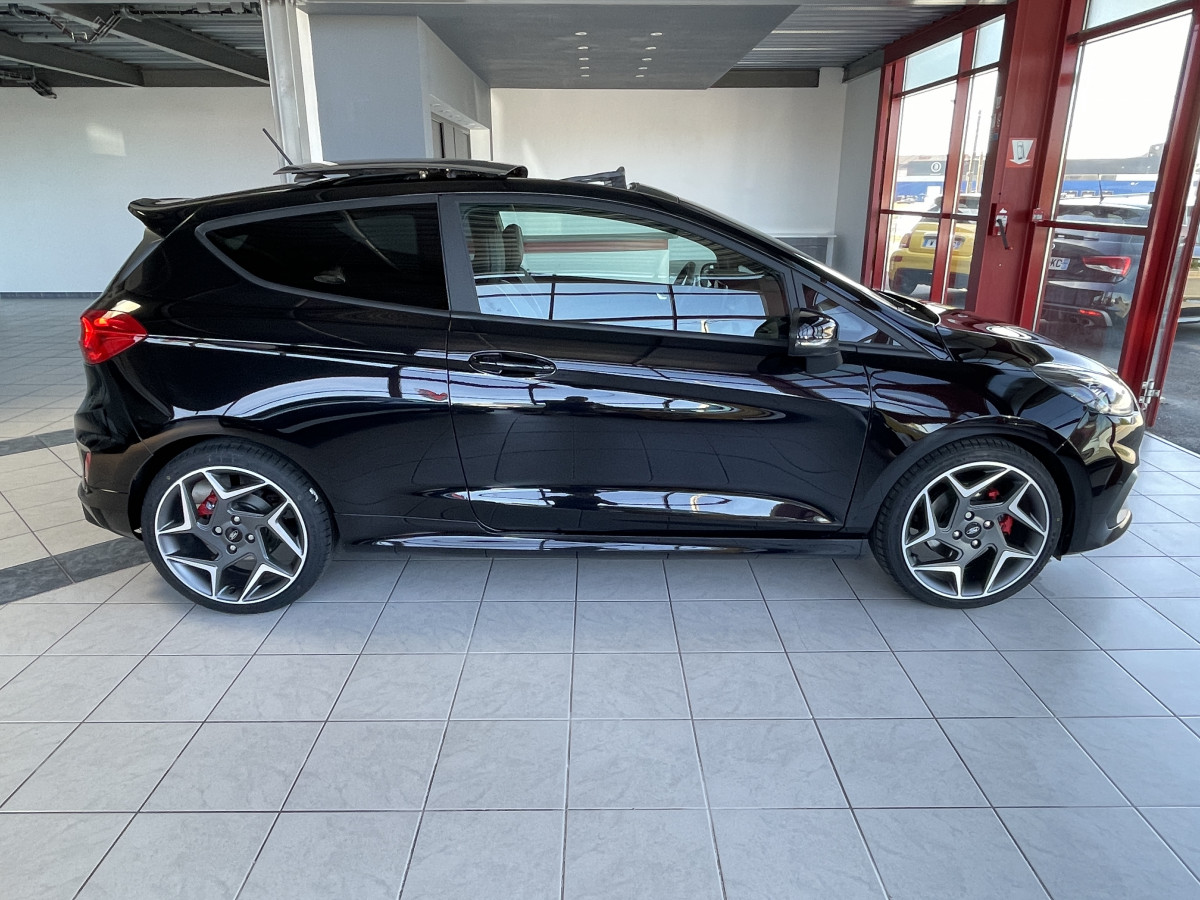 FORD FIESTA ST 1,5 200 GPS TOIT PANO APPLE CAR PLAY FULL LED BLUETOOTH HIFI B&O REGULATEUR