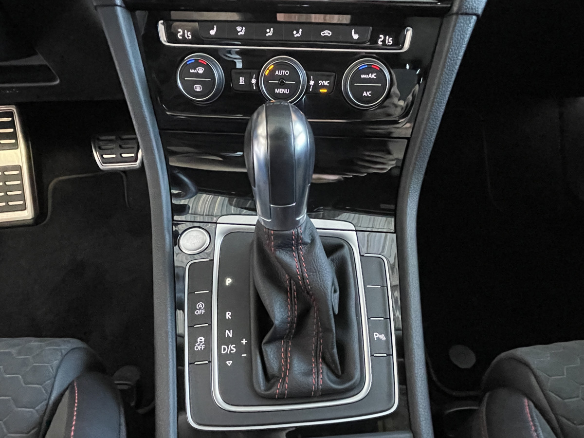VW GOLF GTI PERFORMANCE 2,0 TSI 245 DSG7 GPS DIGITAL COCKPIT REGULATEUR KEYLESS VEBASTO