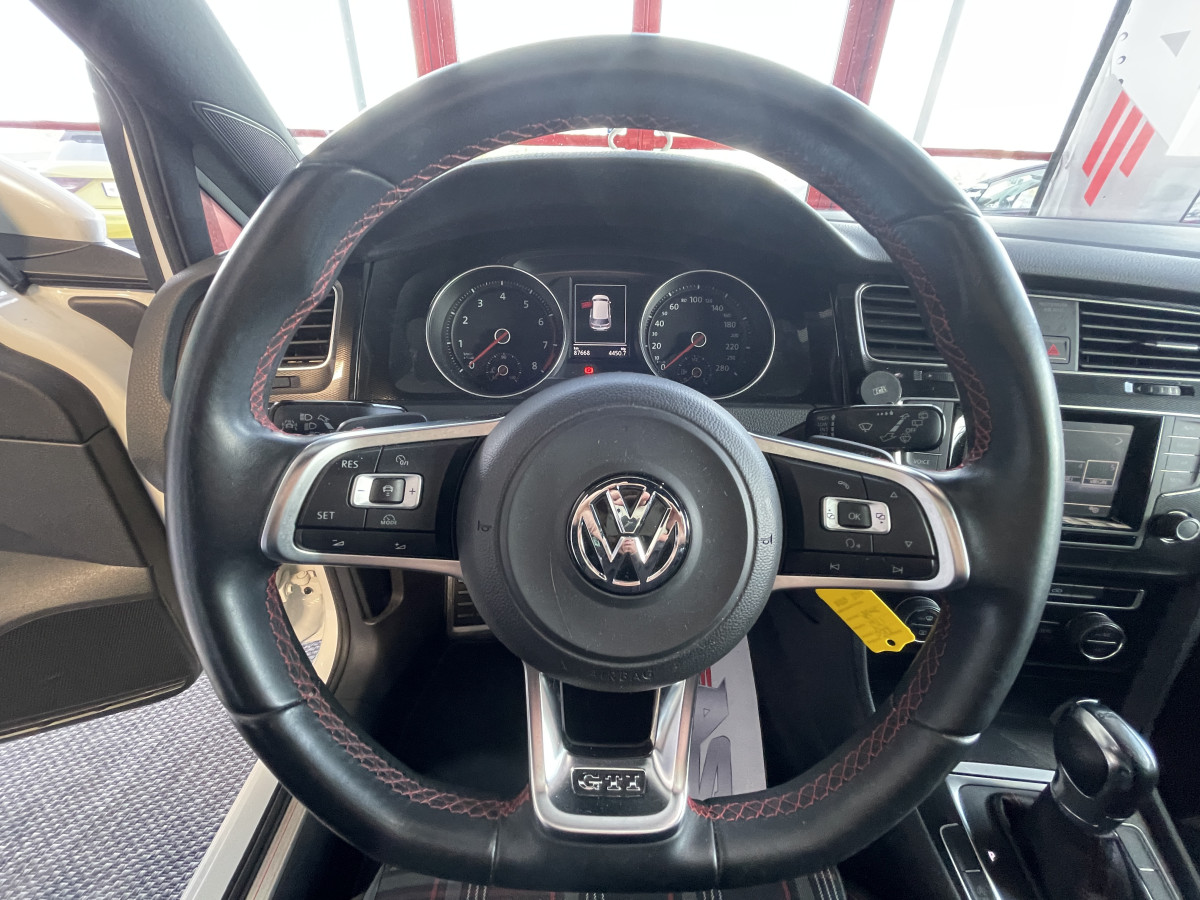 VOLKSWAGEN GOLF 7 2,0 TSI 220 DSG 6 GPS ACC BI-XENON LINE ASSIST