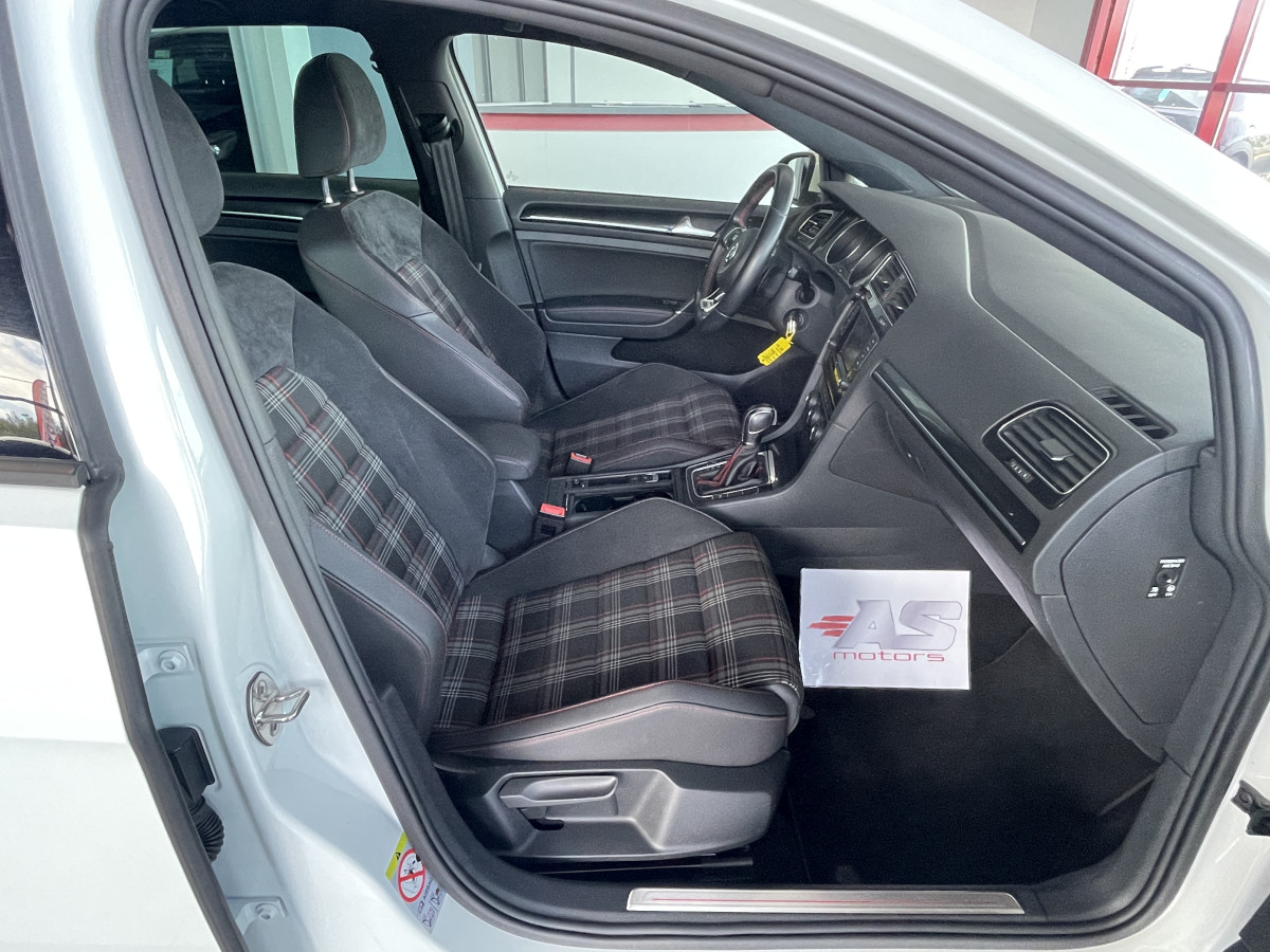 VOLKSWAGEN GOLF 7 2,0 TSI 220 DSG 6 GPS ACC BI-XENON LINE ASSIST