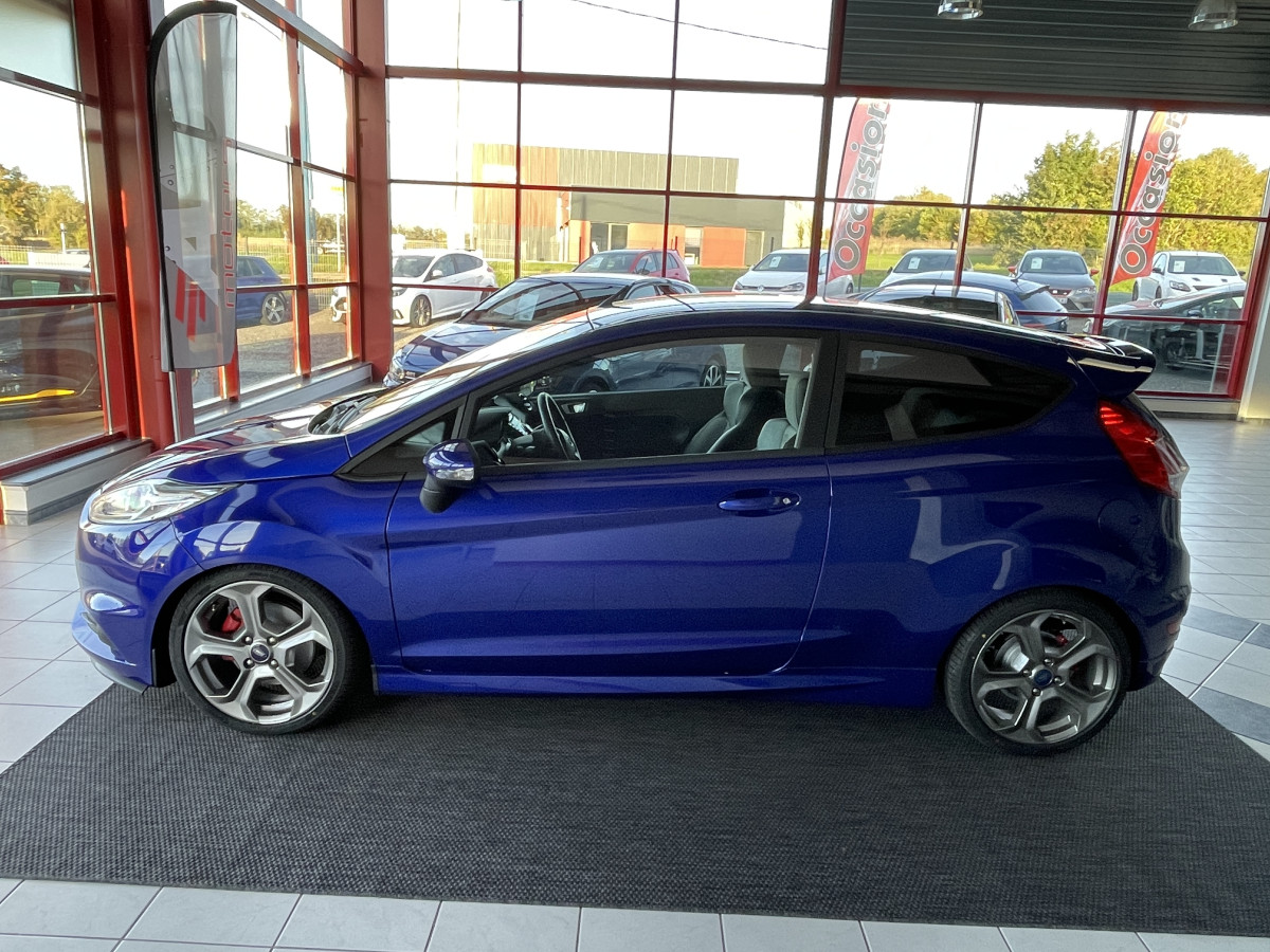 FORD FIESTA ST 1,6 TURBO 182 PACK PERF GPS CAMERA REGULATEUR BLUETOOTH