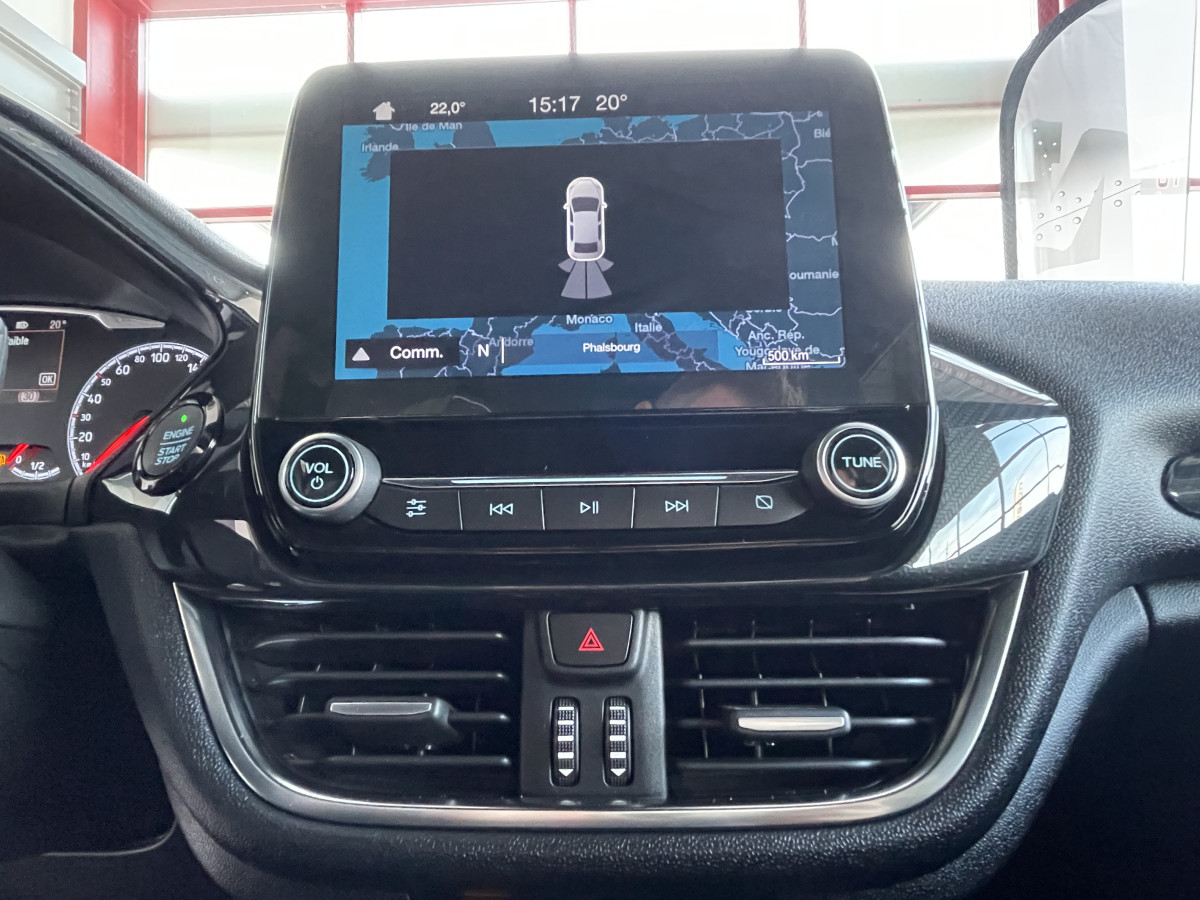 FORD FIESTA ST 1,5 200  GPS  APPLE CARPLAY FULL LED BLUETOOTH HIFI B&O REGULATEUR