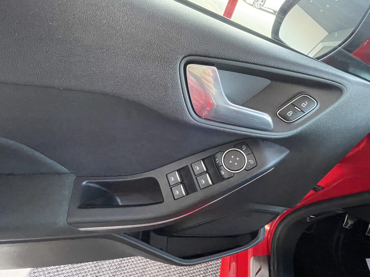 FORD FIESTA ST 1,5 200 APPLE CARPLAY FULL LED BLUETOOTH  REGULATEUR DRIVING MODE RECARO