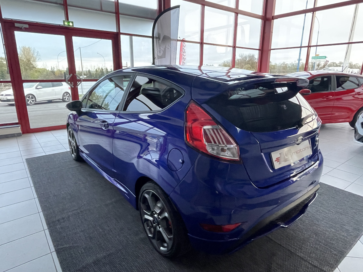 FORD FIESTA ST 1,6 TURBO 182 PACK PERF CAMERA SONY BLUETOOTH RECARO ETAT NEUF