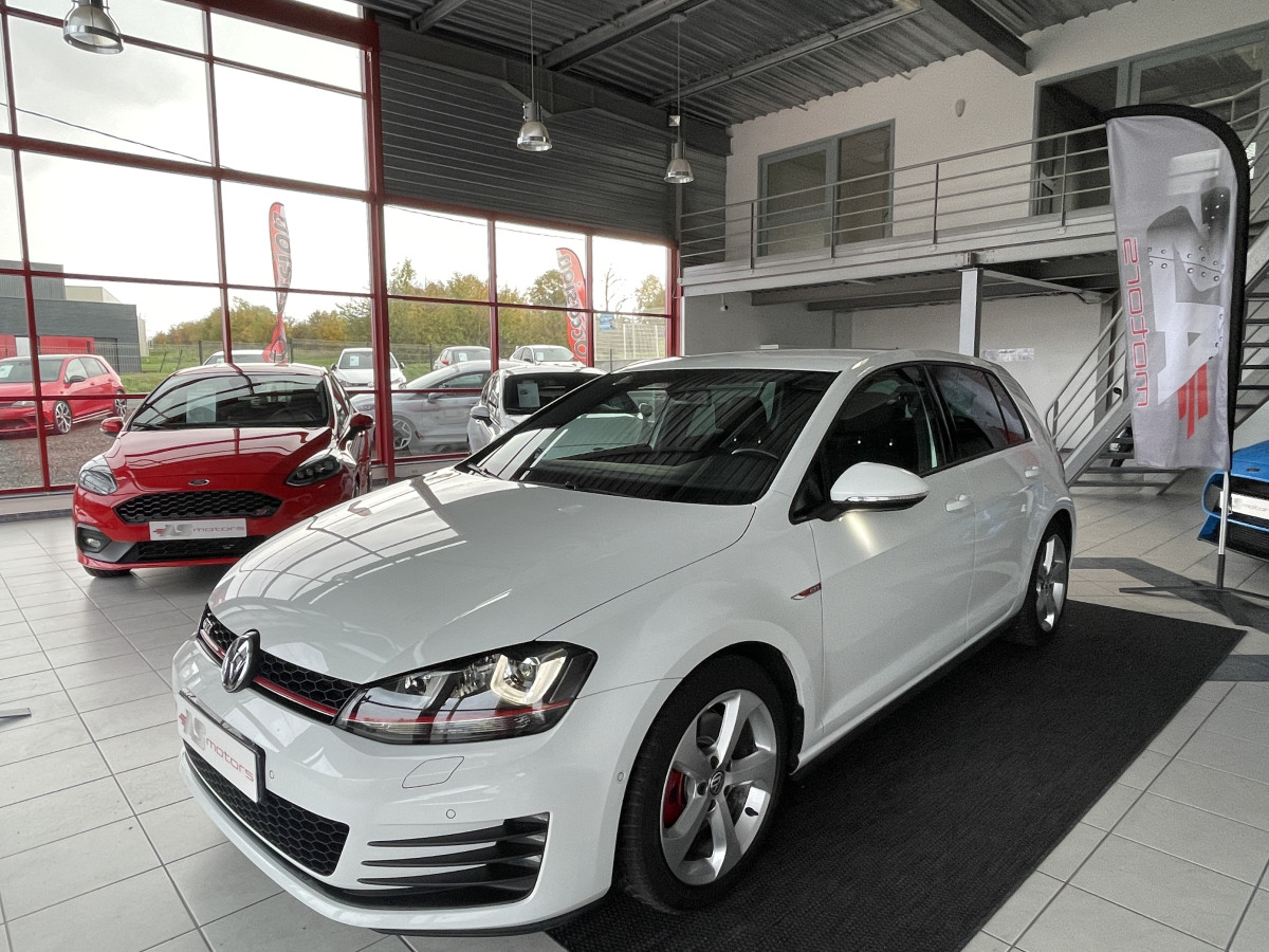 VOLKSWAGEN GOLF 7 2,0 TSI 220 DSG 6 GPS REGULATEUR  BI-XENON PARK PILOT BLUETOOTH