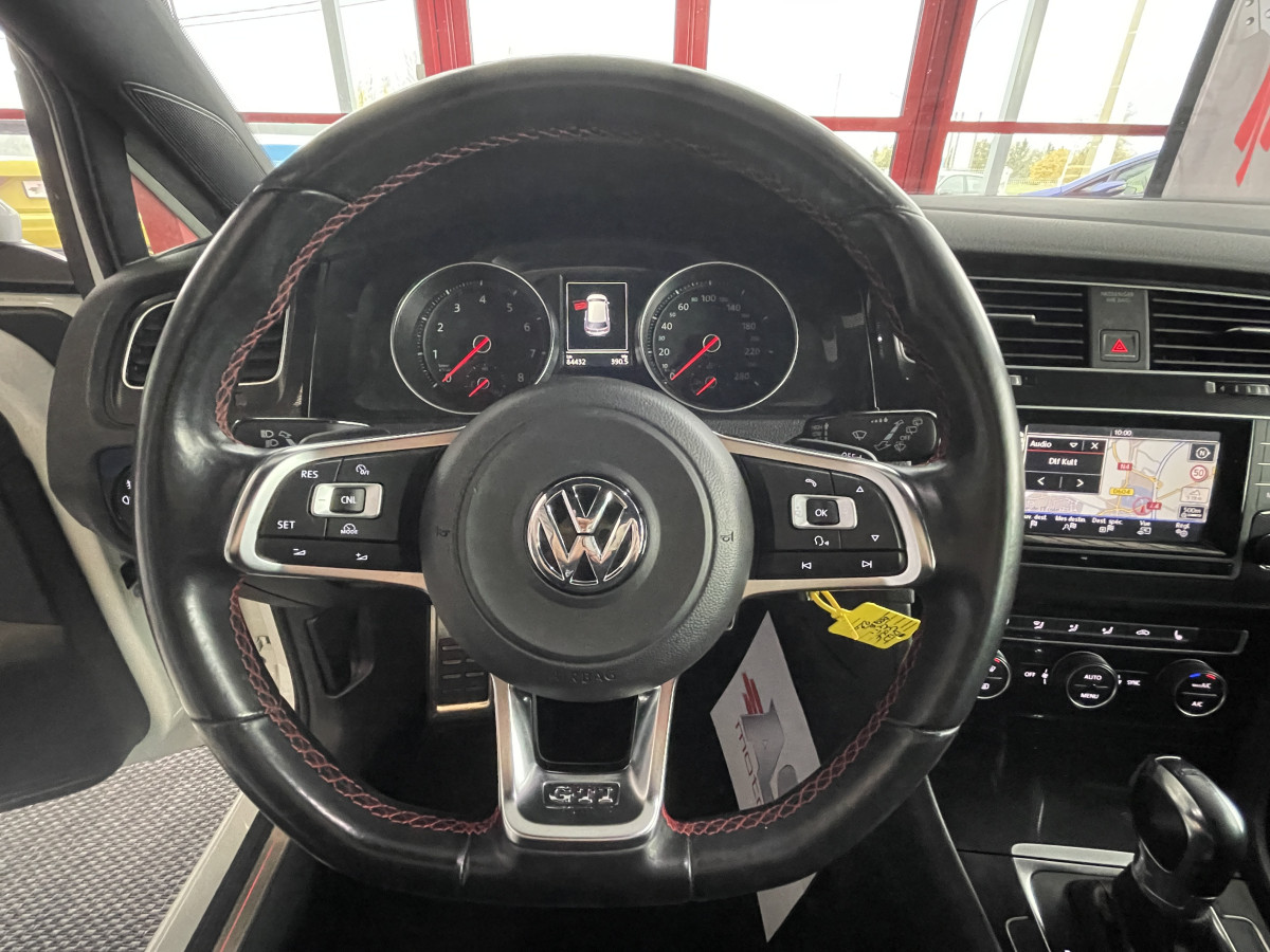 VOLKSWAGEN GOLF 7 2,0 TSI 220 DSG 6 GPS REGULATEUR  BI-XENON PARK PILOT BLUETOOTH