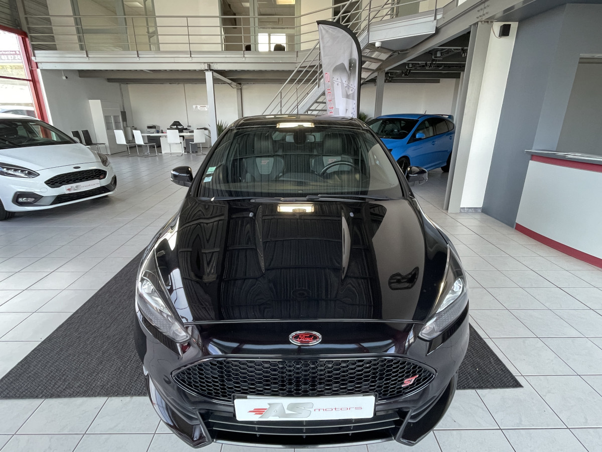 FORD FOCUS ST 2,0 250 FULL BLACK GPS  RECARO  BLUETOOTH ETHANOL E85