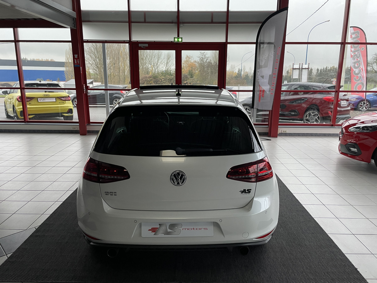 VOLKSWAGEN GOLF 7 GTI 2,0 220 DSG6 GPS TOIT PANO REGULATEUR LIMITEUR BLUETOOTH BI-XENON