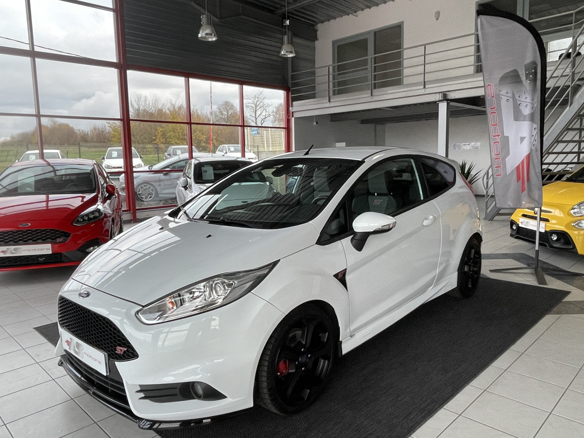 FORD FIESTA ST 1,6 182 FULL OPTIONS PACK PERF GPS CAMERA REGULATEUR KEYLESS EXCELLENT ETAT