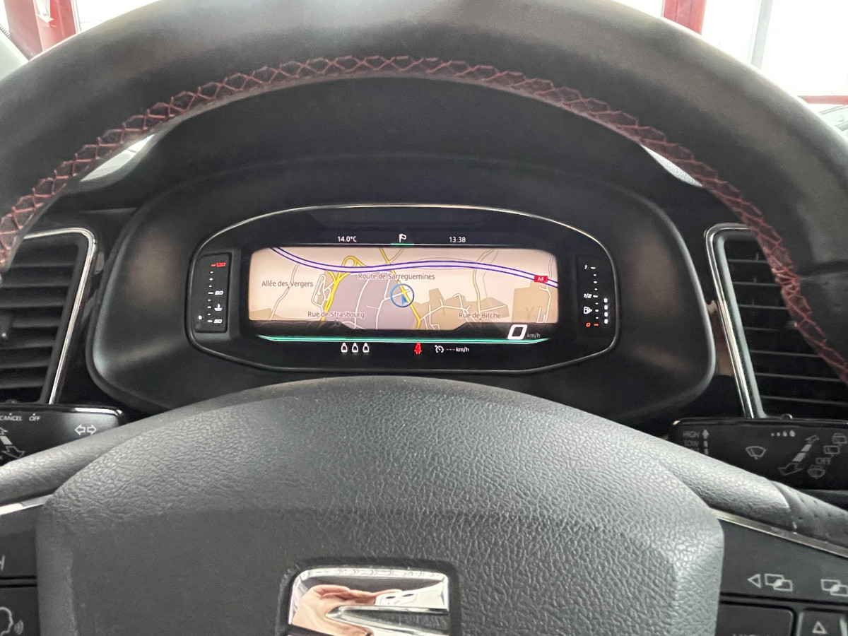 SEAT LEON FR 1,5 TSI 150 GPS CAMERA APPLE CARPLAY REGULATEUR FEUX LED DIGITAL COCKPIT ETAT NEUF