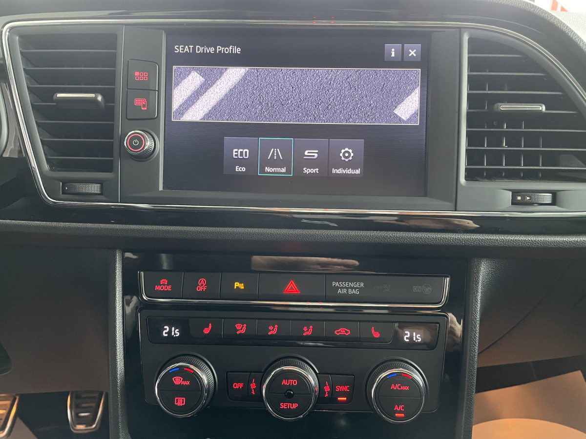 SEAT LEON FR 1,5 TSI 150 GPS CAMERA APPLE CARPLAY REGULATEUR FEUX LED DIGITAL COCKPIT ETAT NEUF