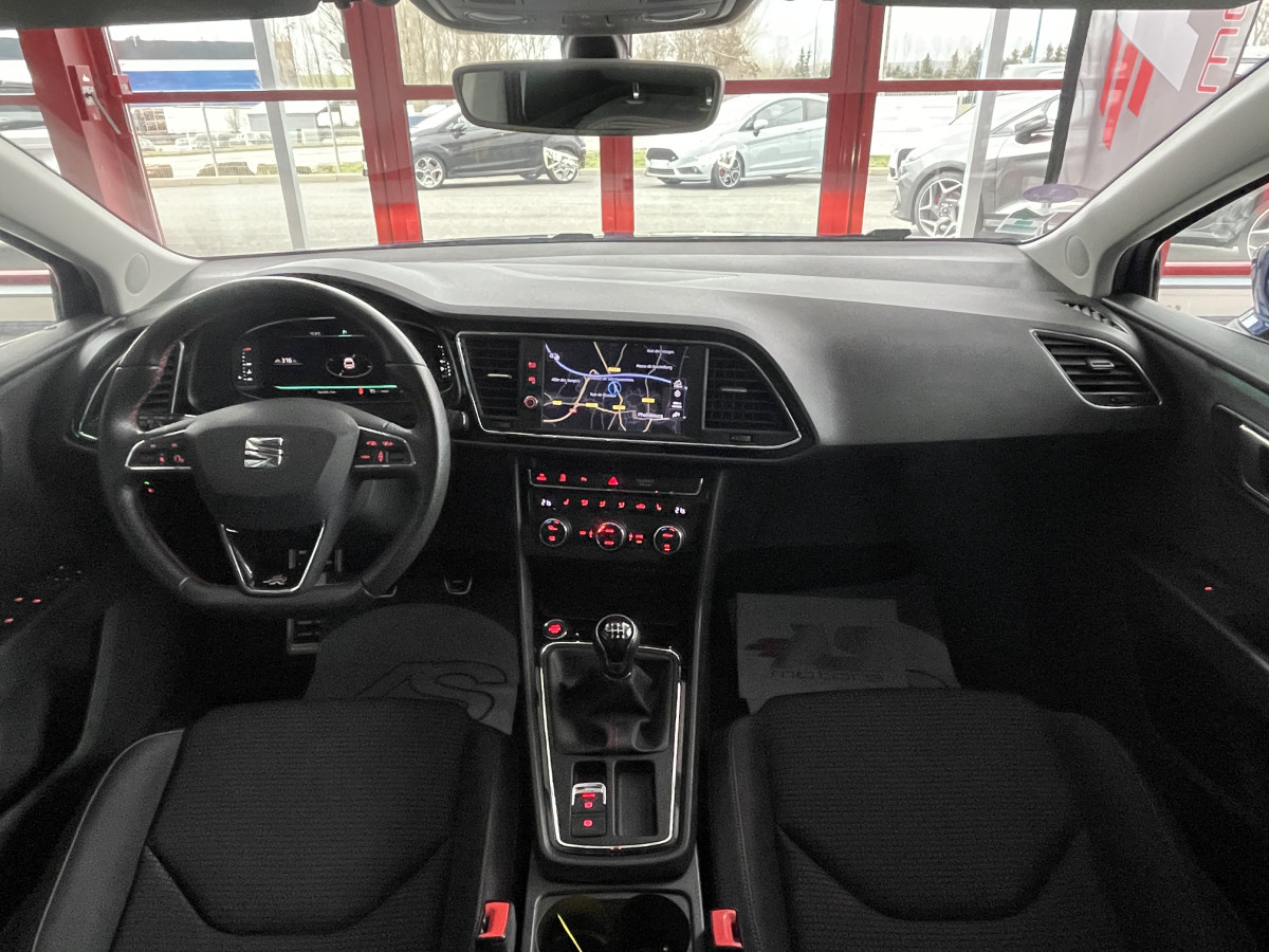 SEAT LEON FR 1,5 TSI 150 GPS CAMERA APPLE CARPLAY REGULATEUR FEUX LED DIGITAL COCKPIT ETAT NEUF