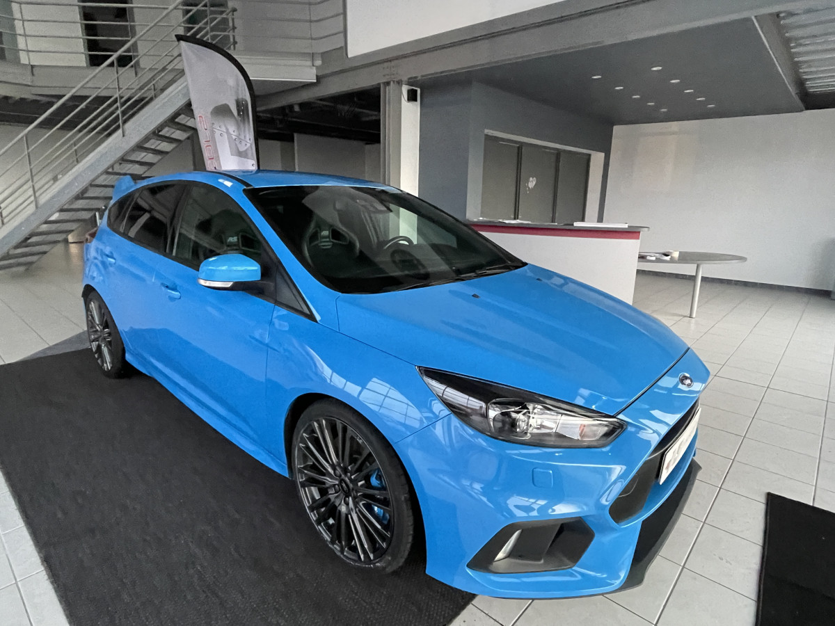 FORD FOCUS RS 2,3 ECO BOOST 350 GPS CAMERA RECARO KEYLESS BLUETOOTH REGULATEUR DRIVE MODE FULL OPTIONS