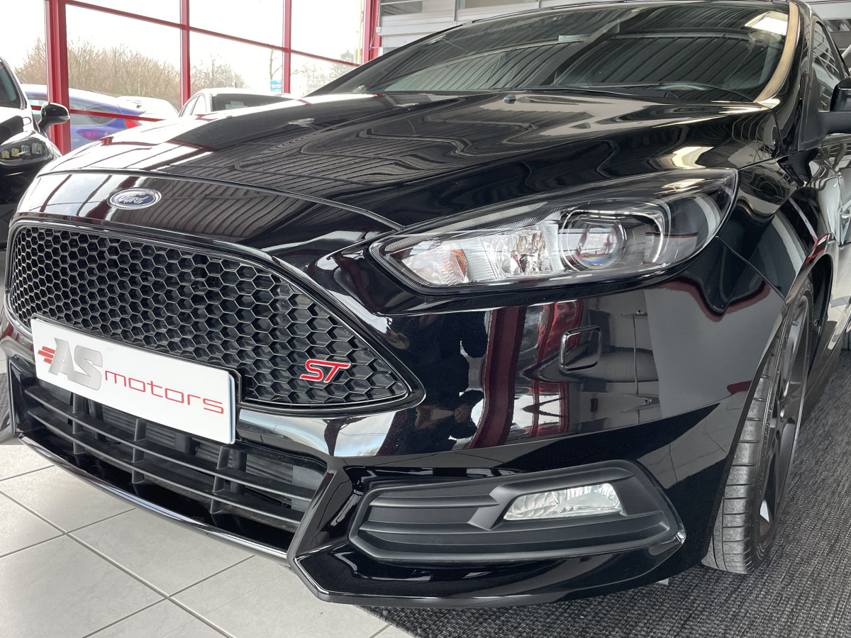 FORD FOCUS ST 2,0 250 FULL BLACK GPS  REGULATEUR PACK HIVER RECARO  BLUETOOTH EXCELLENT ETAT