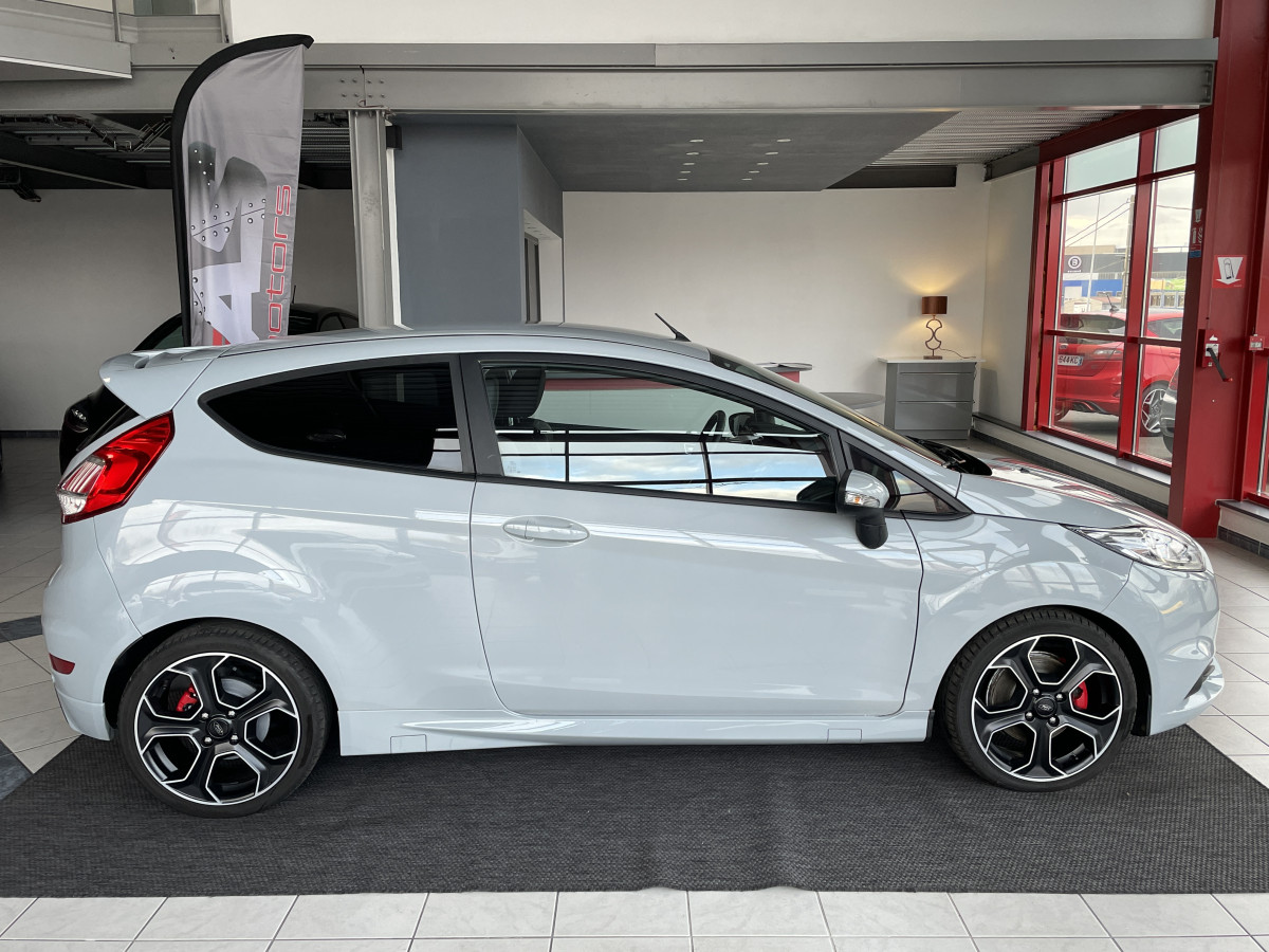 FORD FIESTA ST 1,6 200 EDITION LIMITED PACK PERF GPS SONY BLUETOOTH KEYLESS ETAT COLLECTOR