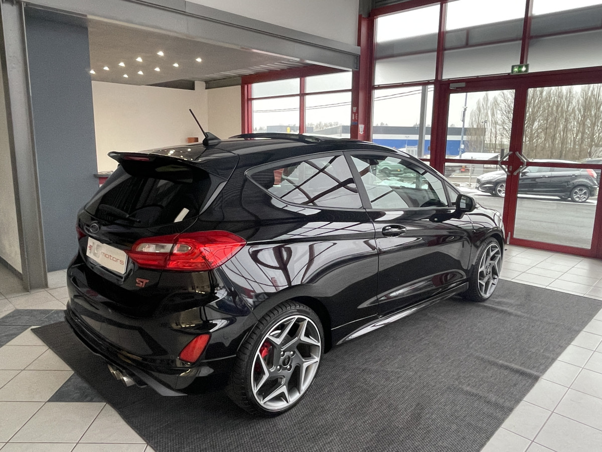 FORD FIESTA ST 1,5 200 TOIT PANORAMIQUE GPS CAMERA  APPLE CARPLAY KEYLESS ETAT NEUF