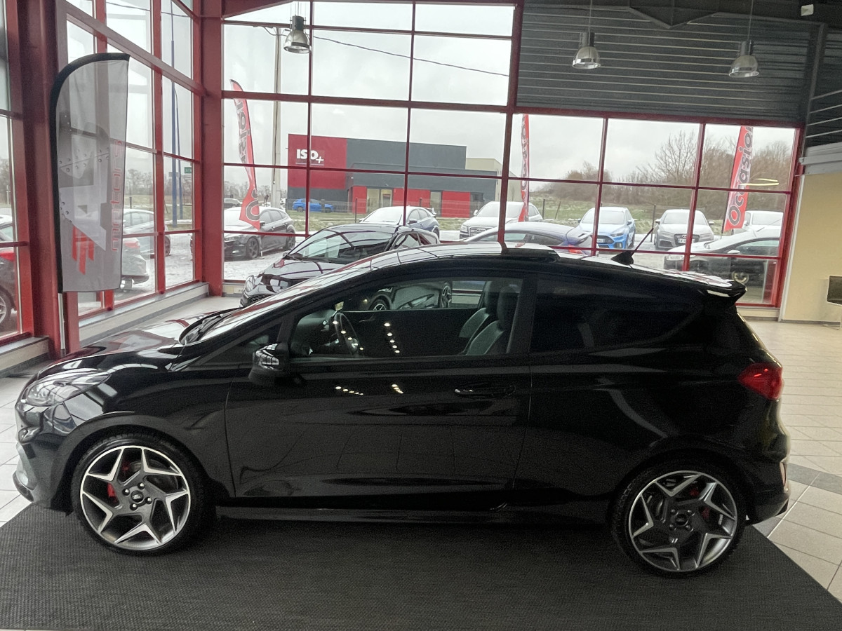 FORD FIESTA ST 1,5 200 TOIT PANORAMIQUE GPS CAMERA  APPLE CARPLAY KEYLESS ETAT NEUF