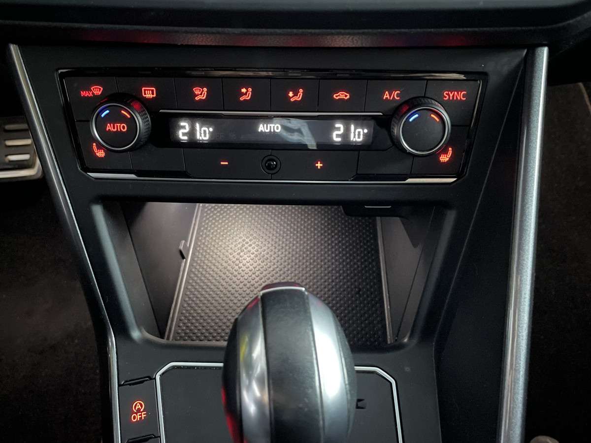 VOLSWAGEN POLO GTI 2,0 TSI 200 DSG6 GPS ACC DIGITAL COCKPIT DMS FULL LED JANTE BRESCIA 18 ETAT NEUF