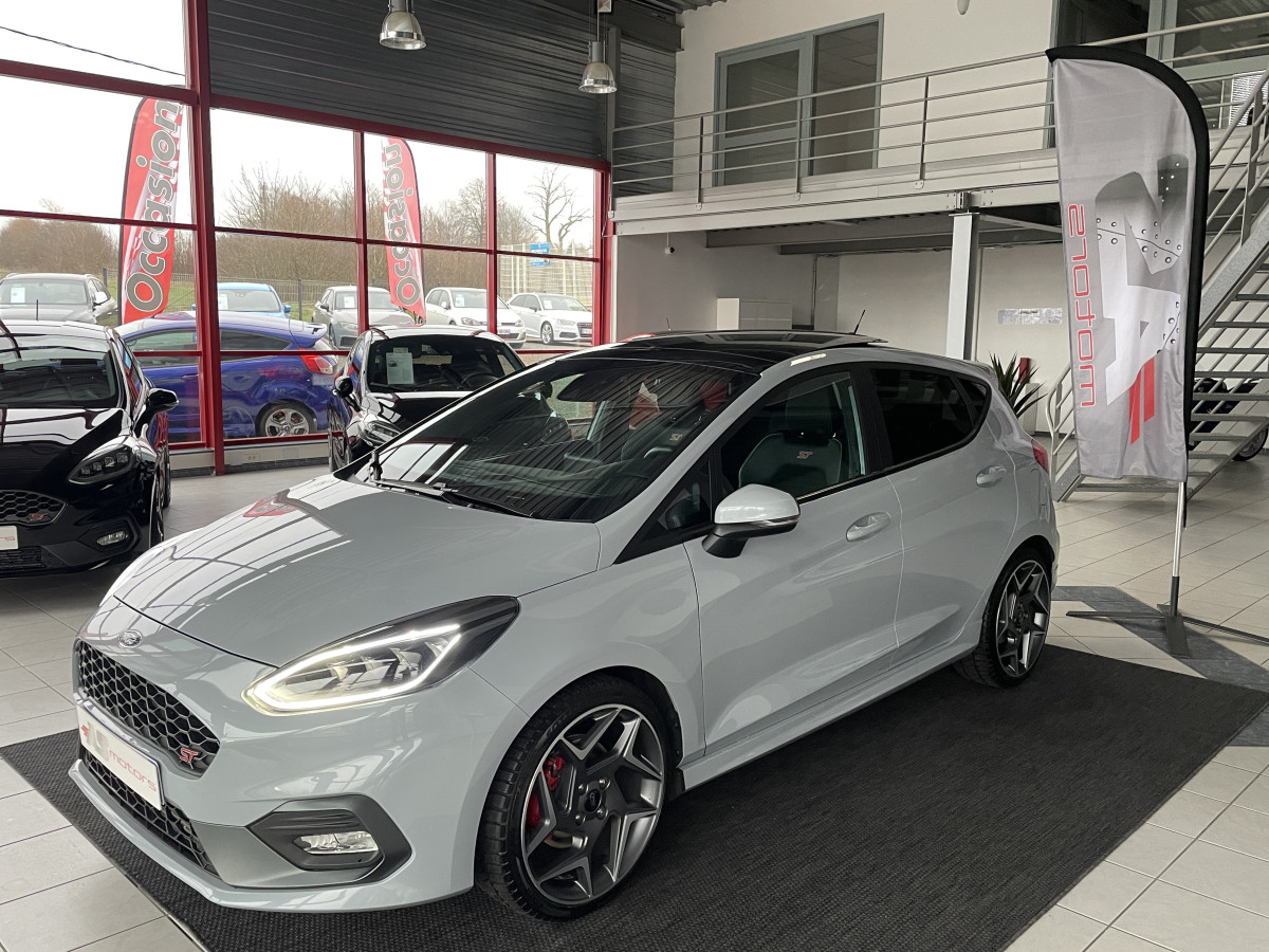 FORD FIESTA ST 1,5 200  GPS CAMERA TOIT PANO  APPLE CARPLAY FULL LED BLUETOOTH HIFI B&O REGULATEUR ETAT NEUF