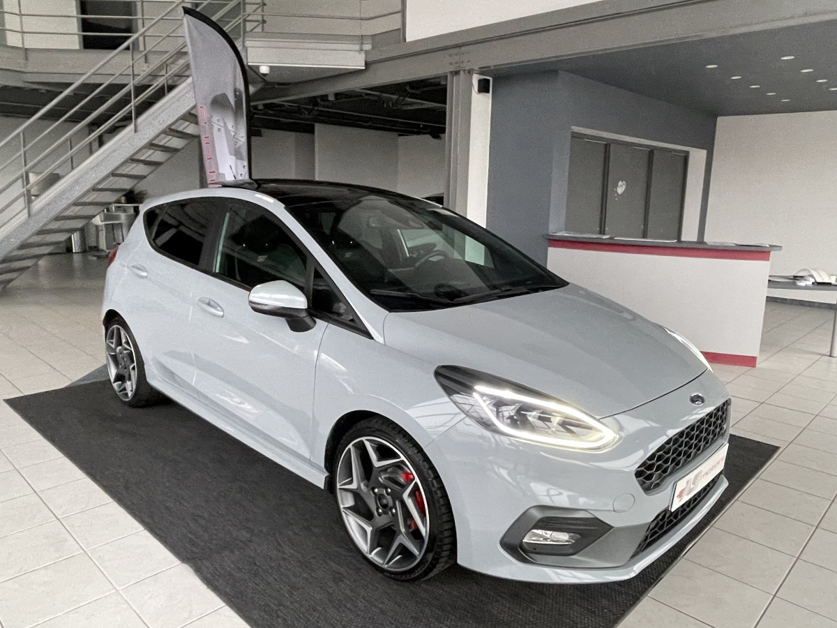 FORD FIESTA ST 1,5 200  GPS CAMERA TOIT PANO  APPLE CARPLAY FULL LED BLUETOOTH HIFI B&O REGULATEUR ETAT NEUF