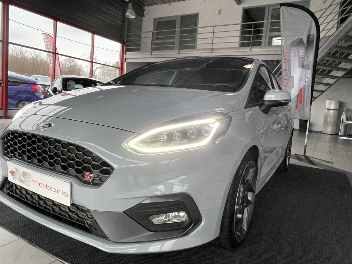 FORD FIESTA ST 1,5 200  GPS CAMERA TOIT PANO  APPLE CARPLAY FULL LED BLUETOOTH HIFI B&O REGULATEUR ETAT NEUF